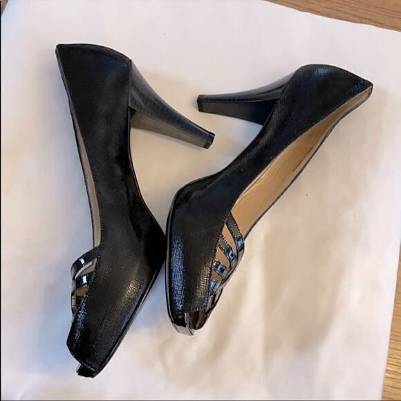 PETER KAISER BLACK PATENT OPEN TOE SHOES. … - Picture 6 of 6